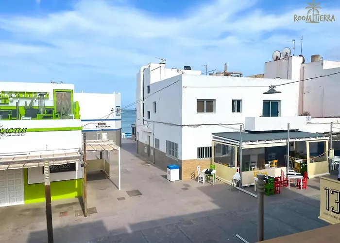 Tierra Wifi Free Private Bathroom , Town Lägenhet *