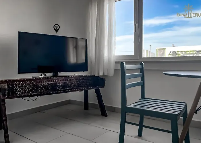 Tierra Wifi Free Private Bathroom , Town